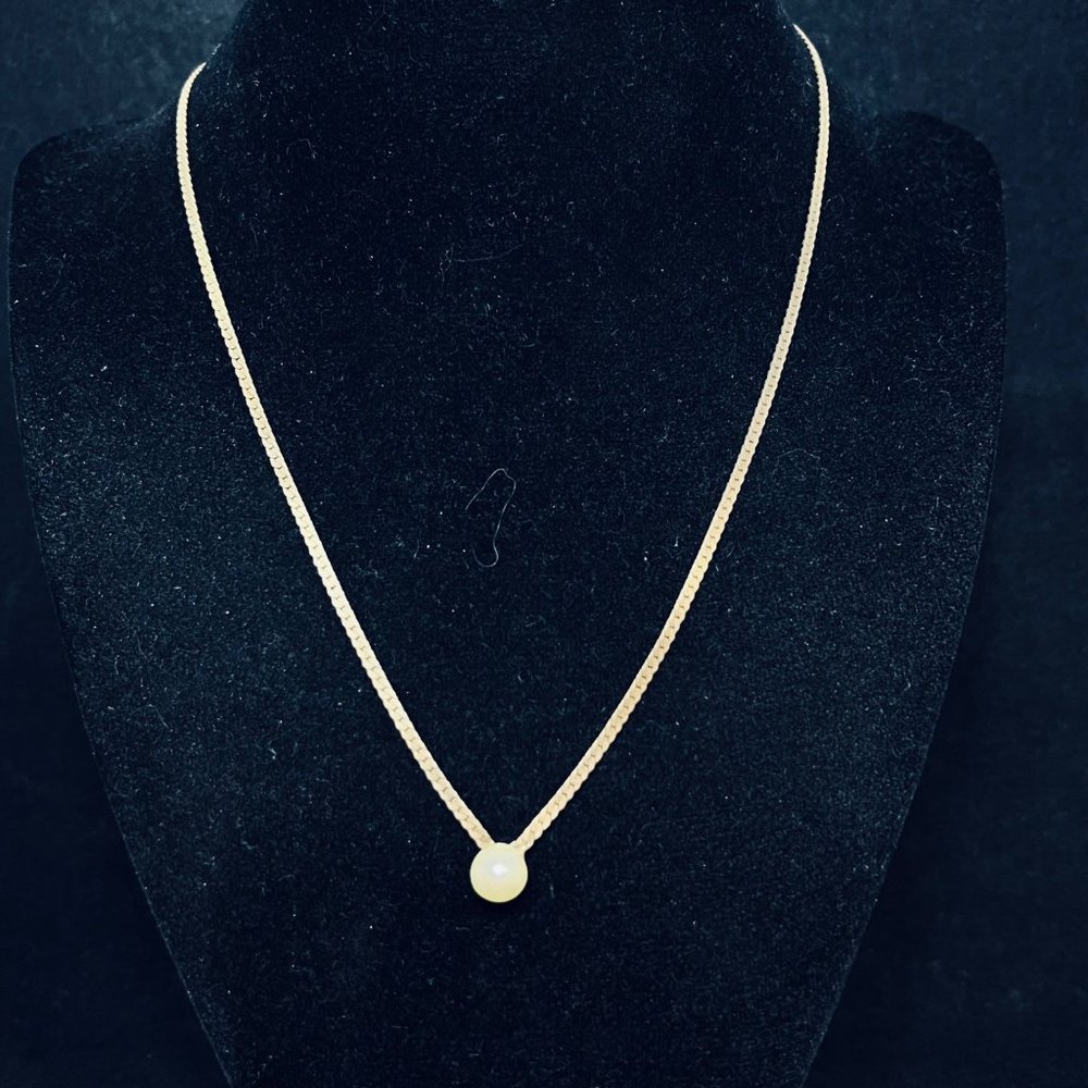 Gold Tone V Shaped S Link Chain Necklace With Pearl